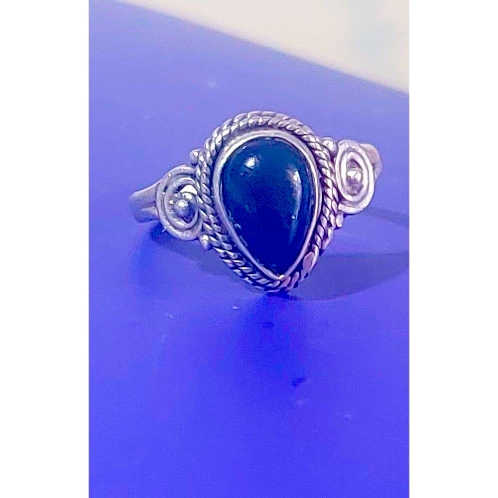 Sterling onyx pear ring size 5.25"